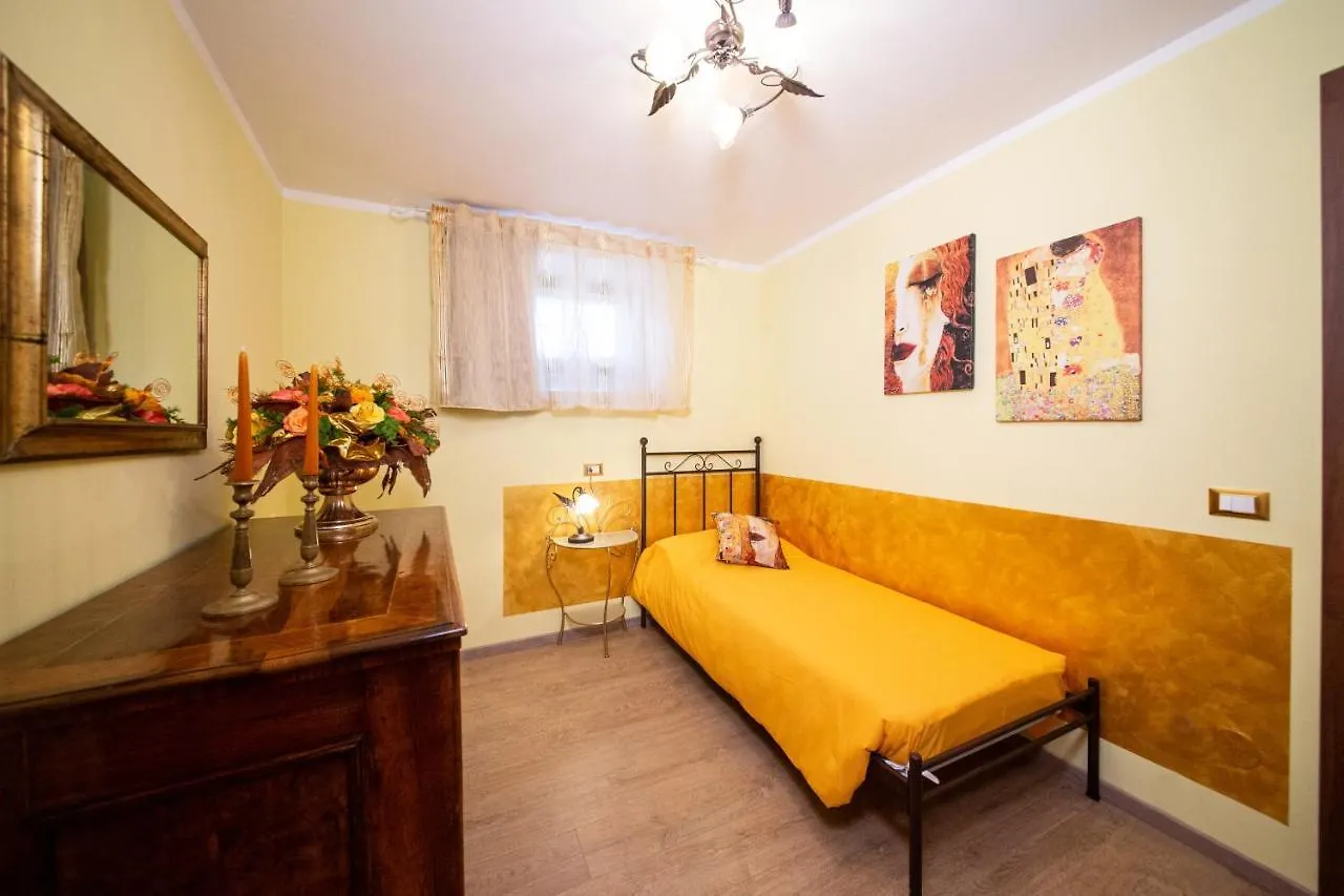 Klimt House Apartment Torri Del Benaco Italy
